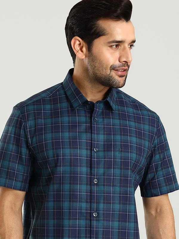 Indian Terrain Men's Regular Fit Half Sleeve Checkered Blue Shirt